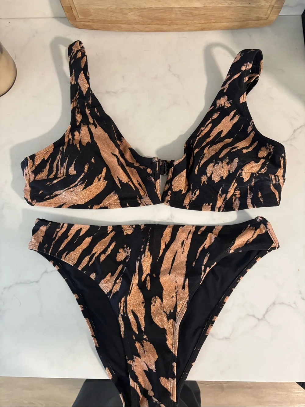 Cupshe Black and Gold Animal Print Underwire Bikini Set - Mixed Sizing - Picture 4 of 5
